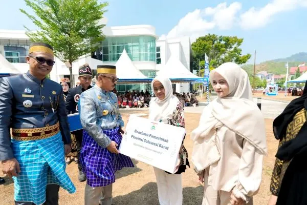 HUT ke-22 Sulbar, Penerima Beasiswa Bertambah Jadi 1.040 Orang