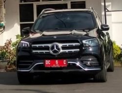 Arahan Mendagri, Pj Gubernur Perintahkan Lelang Mercedes Pemkab Polman