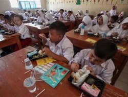 Pemprov Sulbar Uji Coba Program Makan Bergizi Gratis di Dua Sekolah Polewali Mandar