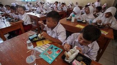 Pemprov Sulbar Uji Coba Program Makan Bergizi Gratis di Dua Sekolah Polewali Mandar