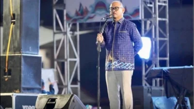 Suhardi Duka Buka Sulbar Fair 2026, Semarak HUT ke-22 Sulbar di Pantai Manakarra