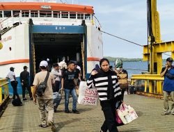 Penumpang Kapal Ferry Meningkat Jelang Nataru di Mamuju