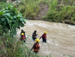 Bupati Mamasa Terjun Langsung Bersama Tim SAR Lakukan Pencarian Korban di Perbukitan dan Sungai 