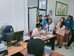 Optimalkan Pelayanan di Hari Pertama Kerja 2026, Kadis Kominfo Sulbar Sidak Kehadiran ASN