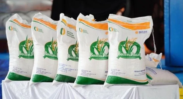 Bulog Sulselbar Salurkan 33 Ribu Ton Beras untuk 1,13 Juta Penerima Bantuan Pangan